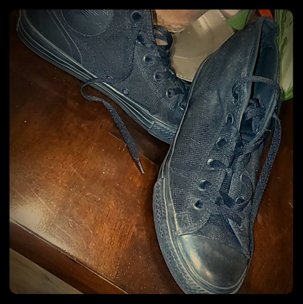 Size 6 all black Converse (fit big)